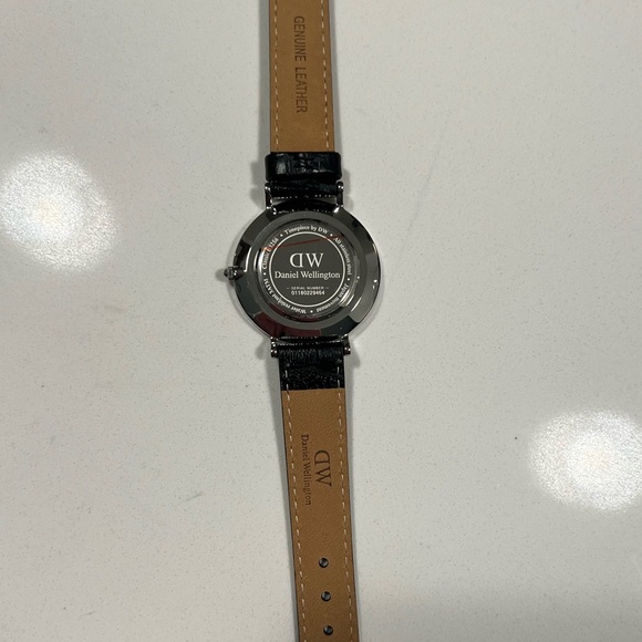 Women’s Daniel Wellington Watch - Picture 2 of 10